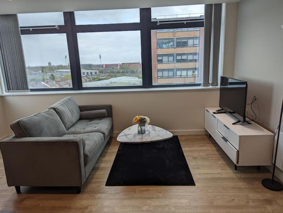 Lovely 1 Bed Apartment - Old Trafford Manchester Eksteriør billede