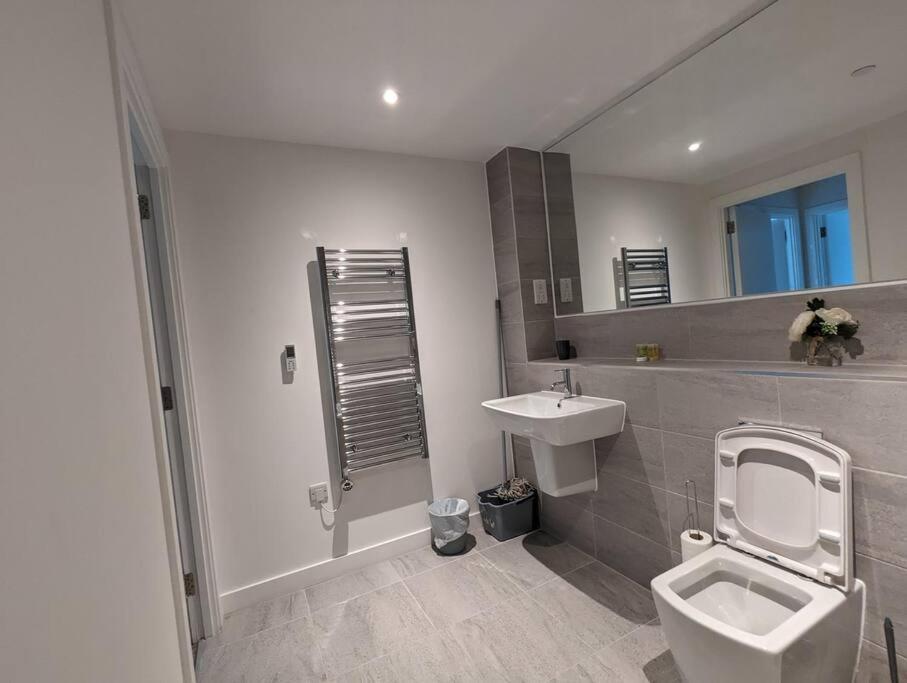 Lovely 1 Bed Apartment - Old Trafford Manchester Eksteriør billede