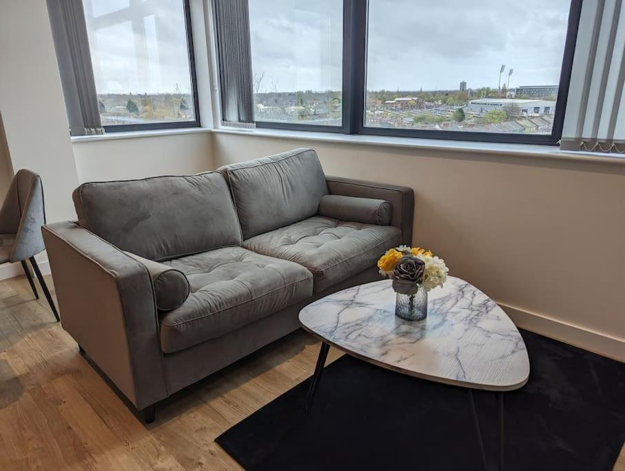 Lovely 1 Bed Apartment - Old Trafford Manchester Eksteriør billede