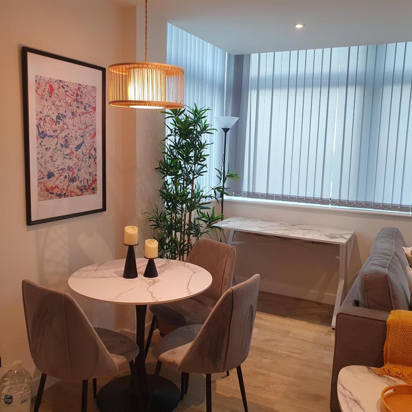 Lovely 1 Bed Apartment - Old Trafford Manchester Eksteriør billede
